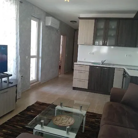 акротирия фешева Νεσέμπαρ